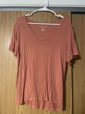 Women’s American Eagle V-Neck tee